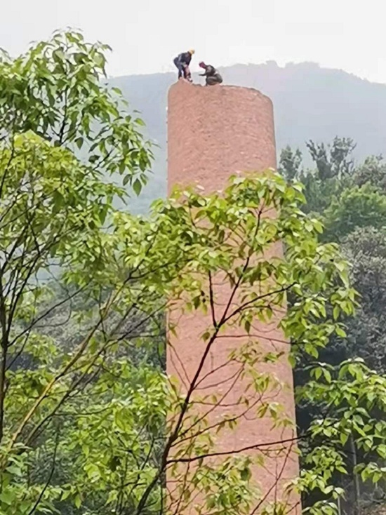 遵義煙囪拆除公司:鑄就環保,守護藍天綠地